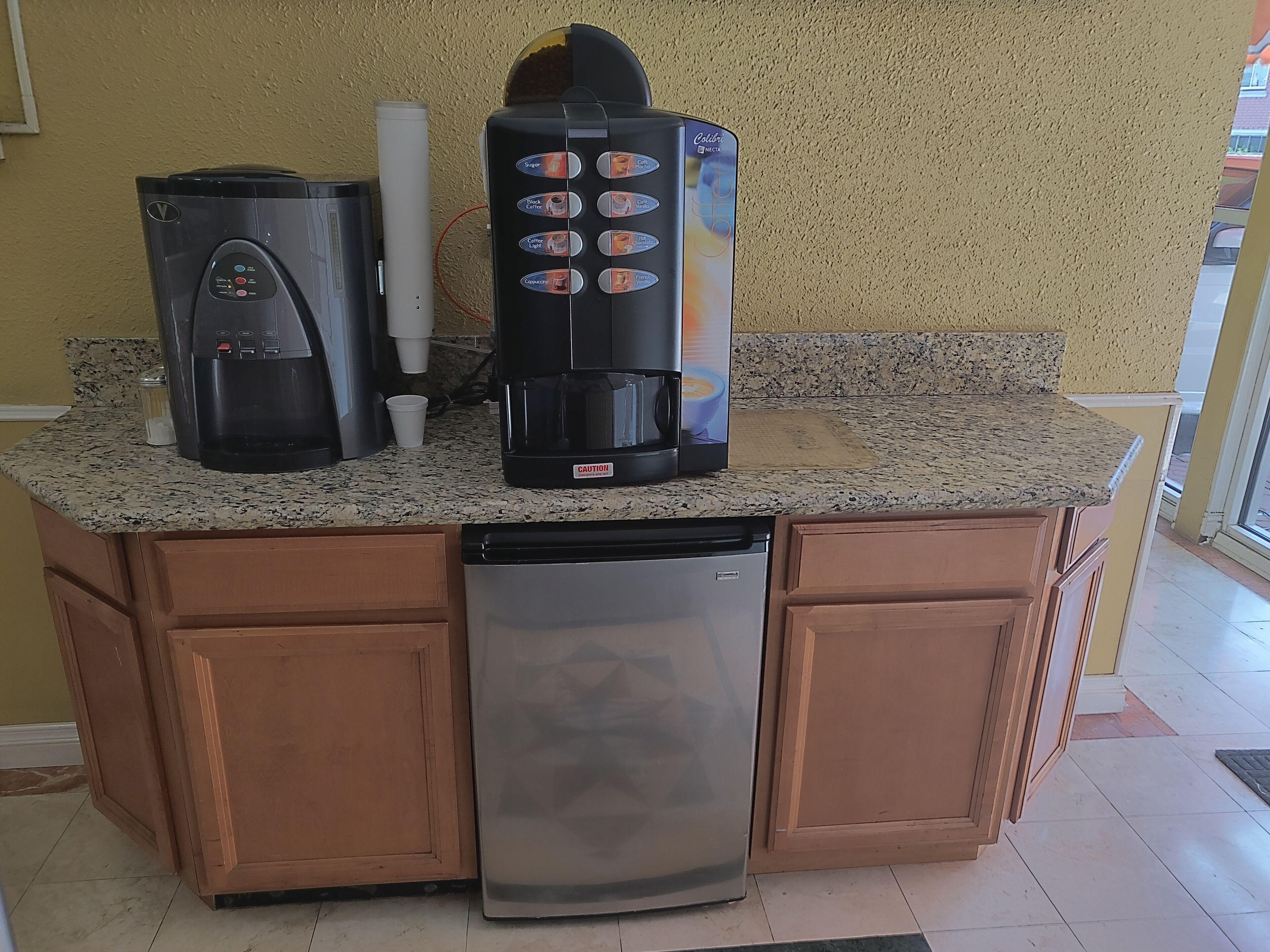 Metropolitan Inn & Suites — Photos 1